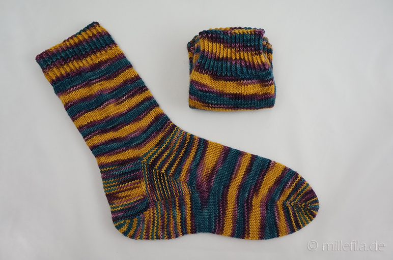 Socken stricken aus Tausendschön Sockenwolle